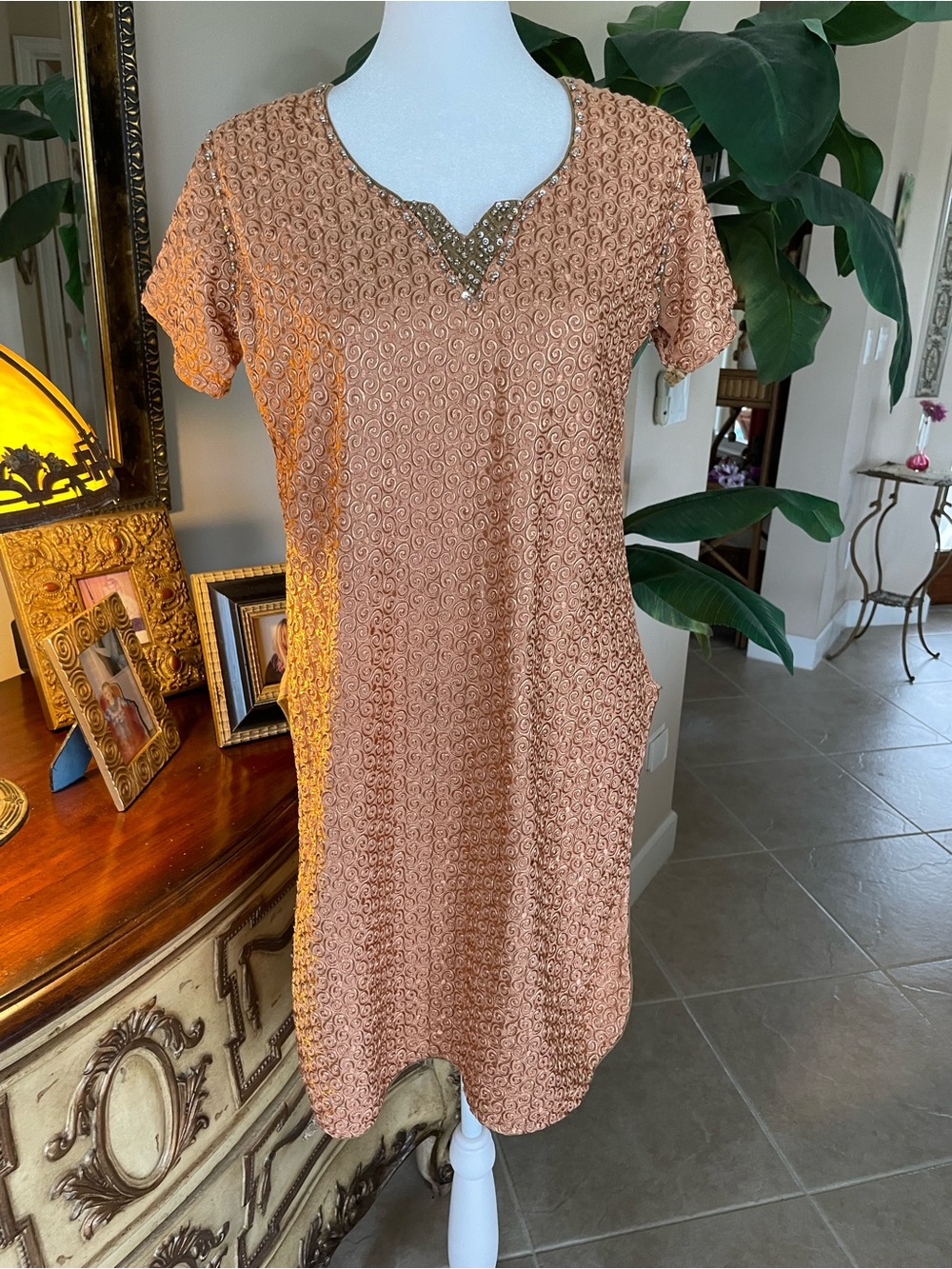 Vintage Coral Poly Sparkling Neckline Rounded Side Slits Tunic Dress Sm